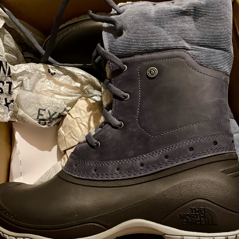 The North Face Women's Shellista Roll-Down Winter Boot BRAND NEW 9.5 never worn